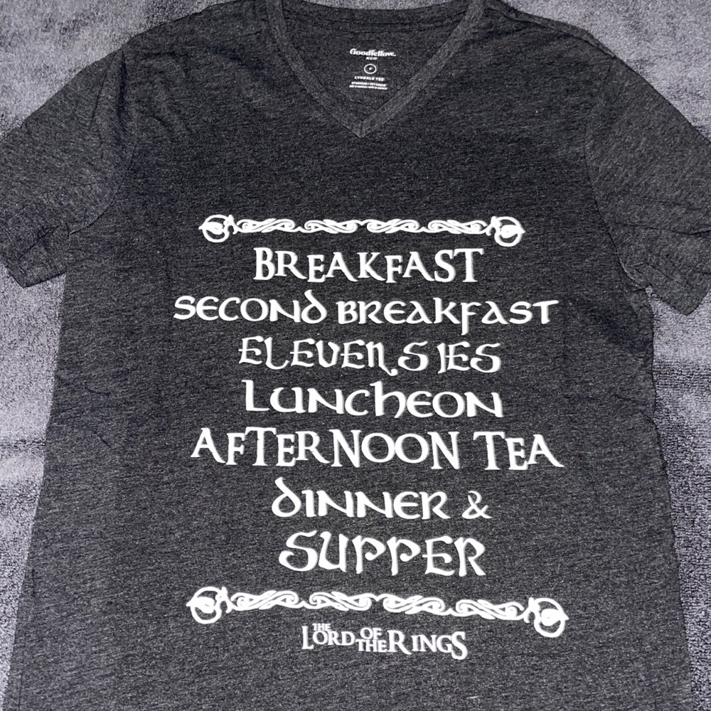 LOTR meals v neck tee, size small
